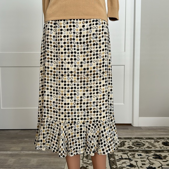 Skirt - Picture 2 of 3